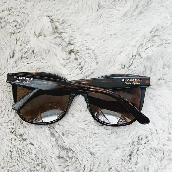 BURBERRY TORTISE SHELL SUNGLASSES - Picture 7 of 8